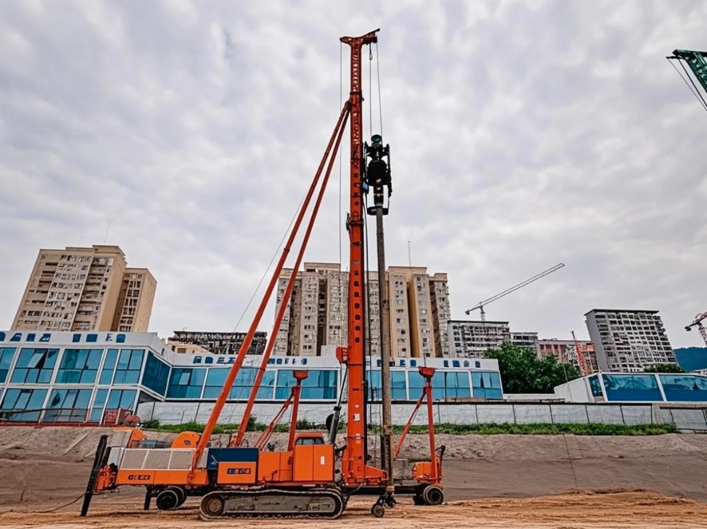 陜煤建設天工公司土建第二十七項目部：從“施工”到“綠建”，環保鉆機為浐灞住宅項目注入生態動能